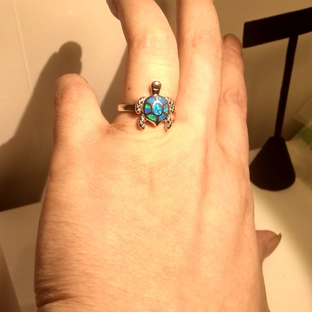 Exquisite Size 6 Silver and Lab Opal Turtle Ring🐢. - Picture 4 of 4